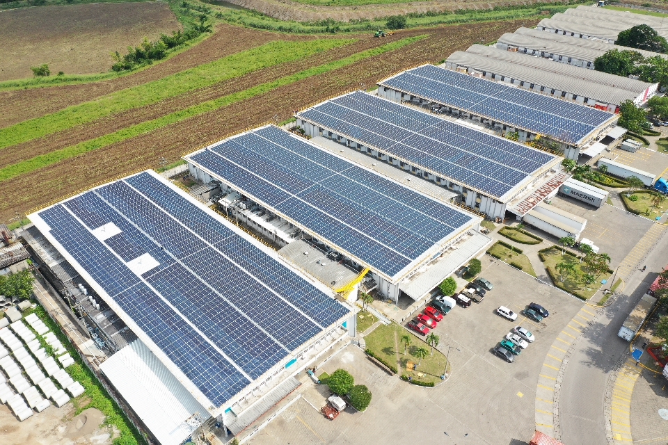Celsia y Zip Búfalo, en Honduras, inauguran techo fotovoltaico en parque Industrial
