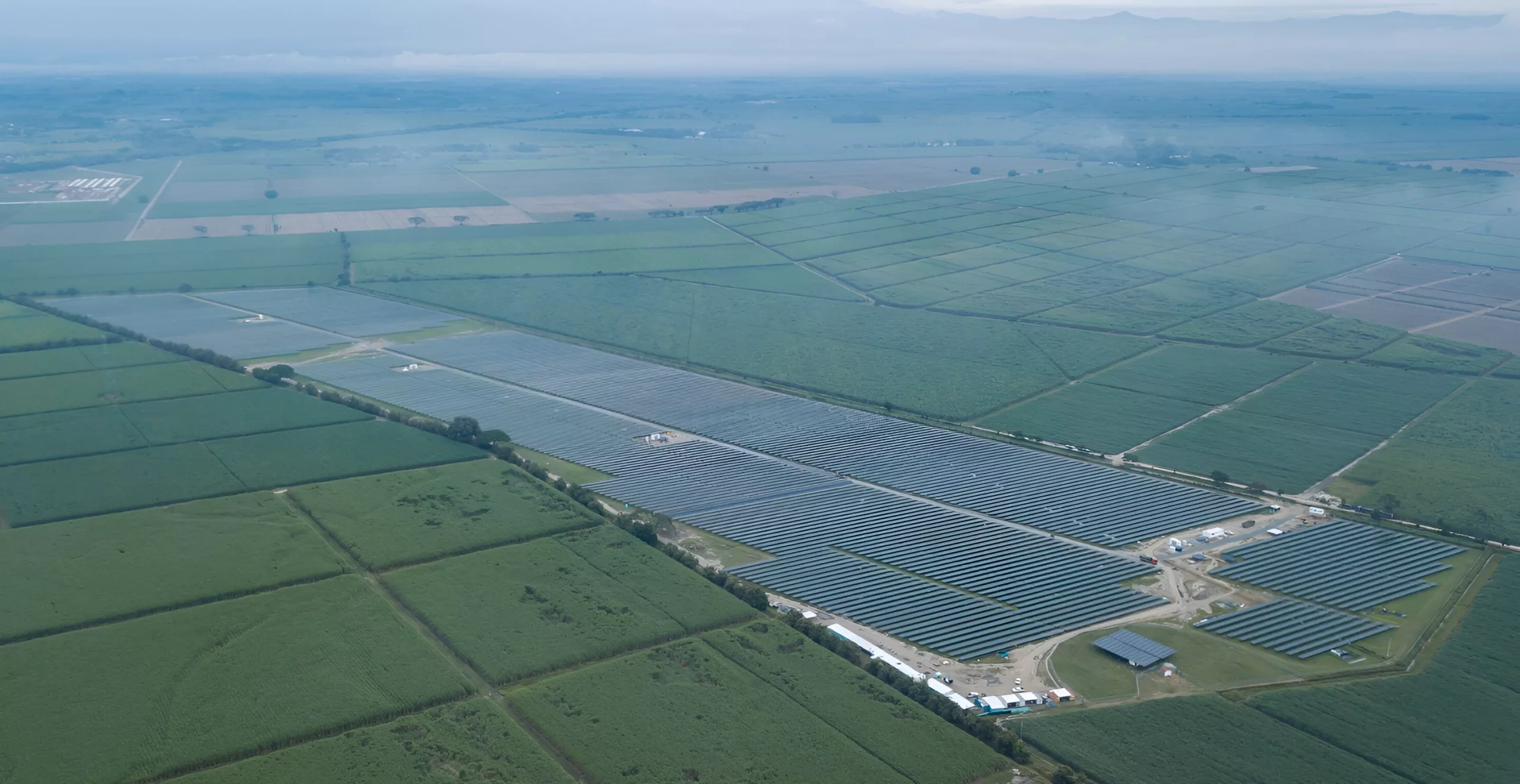 Grupo Familia y Celsia presentan granja de energía solar que abastecerá planta en el Cauca